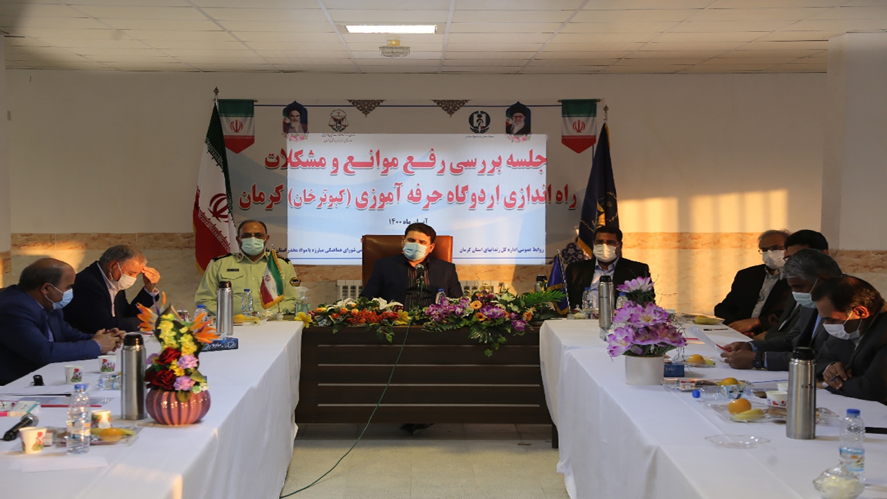 دولت و بنگاه‌های اقتصادی برای تکمیل اردوگاه حرفه‌آموزی مشارکت کنند