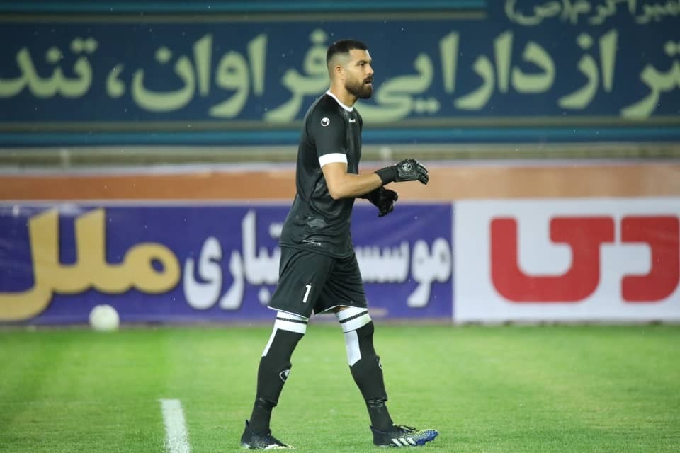 نماینده مشهد در لیگ برتر قوتبال  مقابل نفت مسجد سلیمان باخت