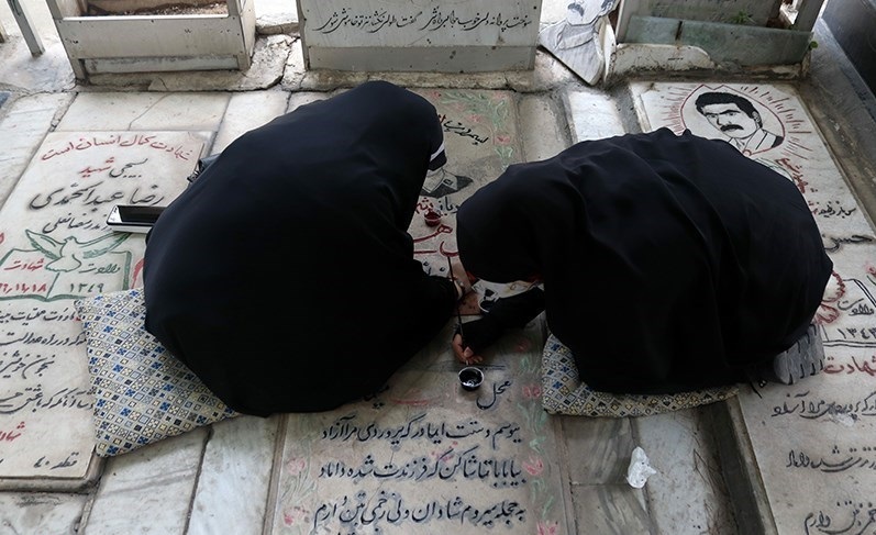 رنگ&zwnj;آمیزی ۶ هزار و ۲۰۰ مزار شهید به همت ۱۳ هزار نیروی مردمی