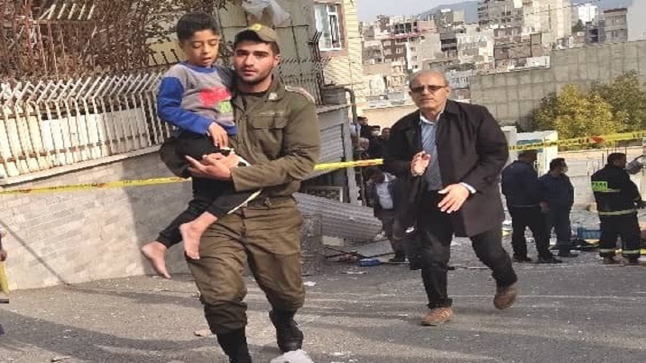 سرباز فداکار پلیس سقز ناجی کودک خردسال شد