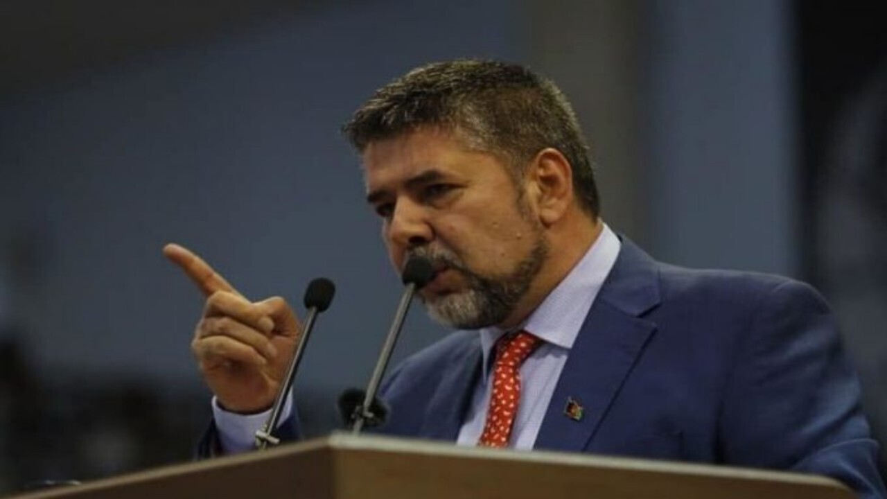 نبیل نبیل