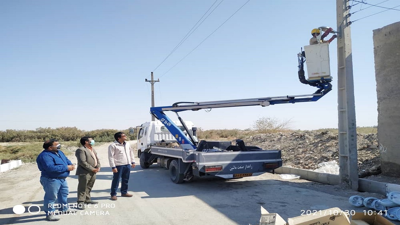 آغاز نصب ۴۰۰ دستگاه چراغ روشنایی در شهر جزینک