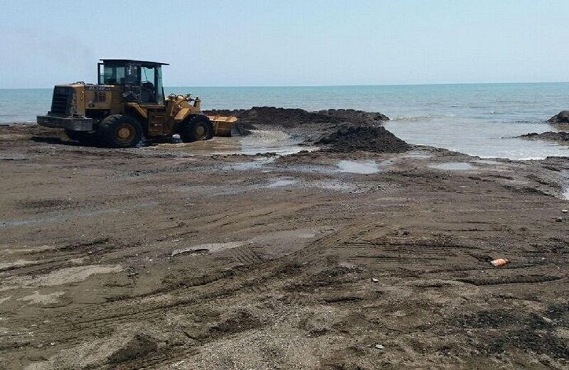 نسخه جدید &laquo;زمین خواری&raquo; به بازار طبیعت آمد! / برهم زدن زیست بوم دریای خزر با &laquo;ماسه خواری&raquo;