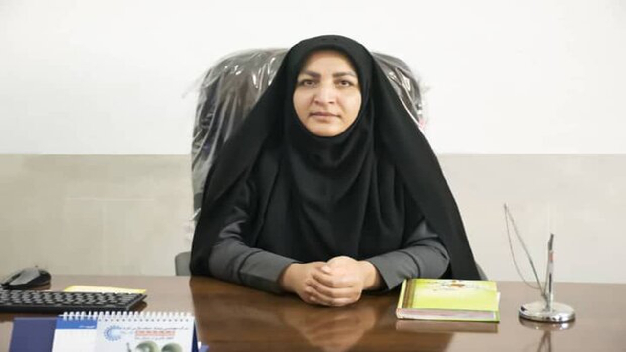 توزیع بسته تحصیلی میان دانش آموزان نیازمند در لامرد