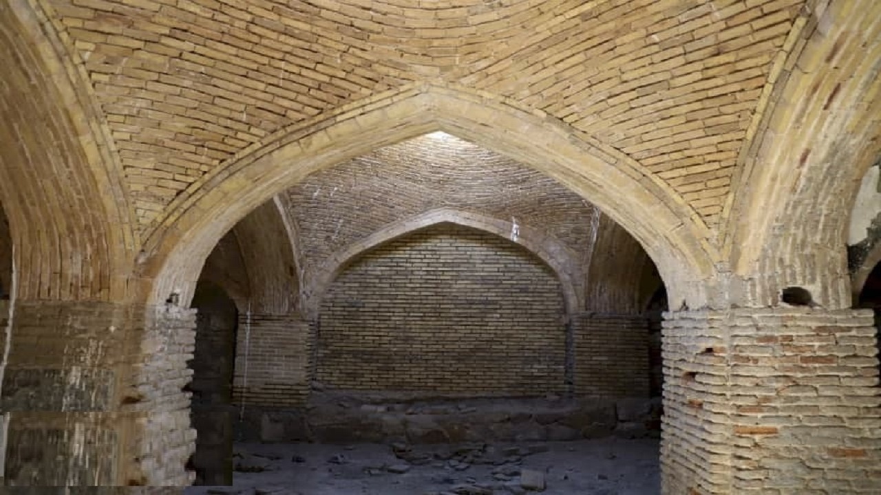 تدوین پرونده ثبت ۹ اثر غیرمنقول در زنجان