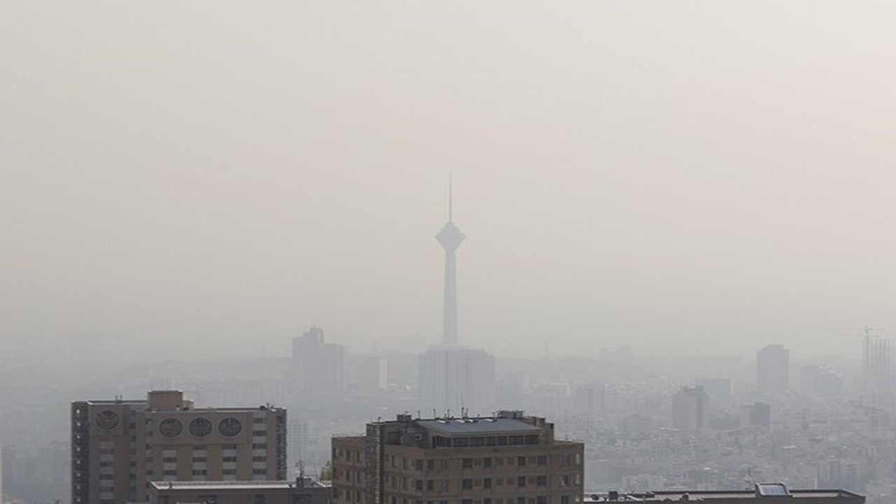 آلودگی هوای تهران به دلیل سلب مسئولیت دستگاه‌های مربوطه / ۲۳ دستگاه به صورت مستقیم مکلف به اجرای قانون هوای پاک هستند