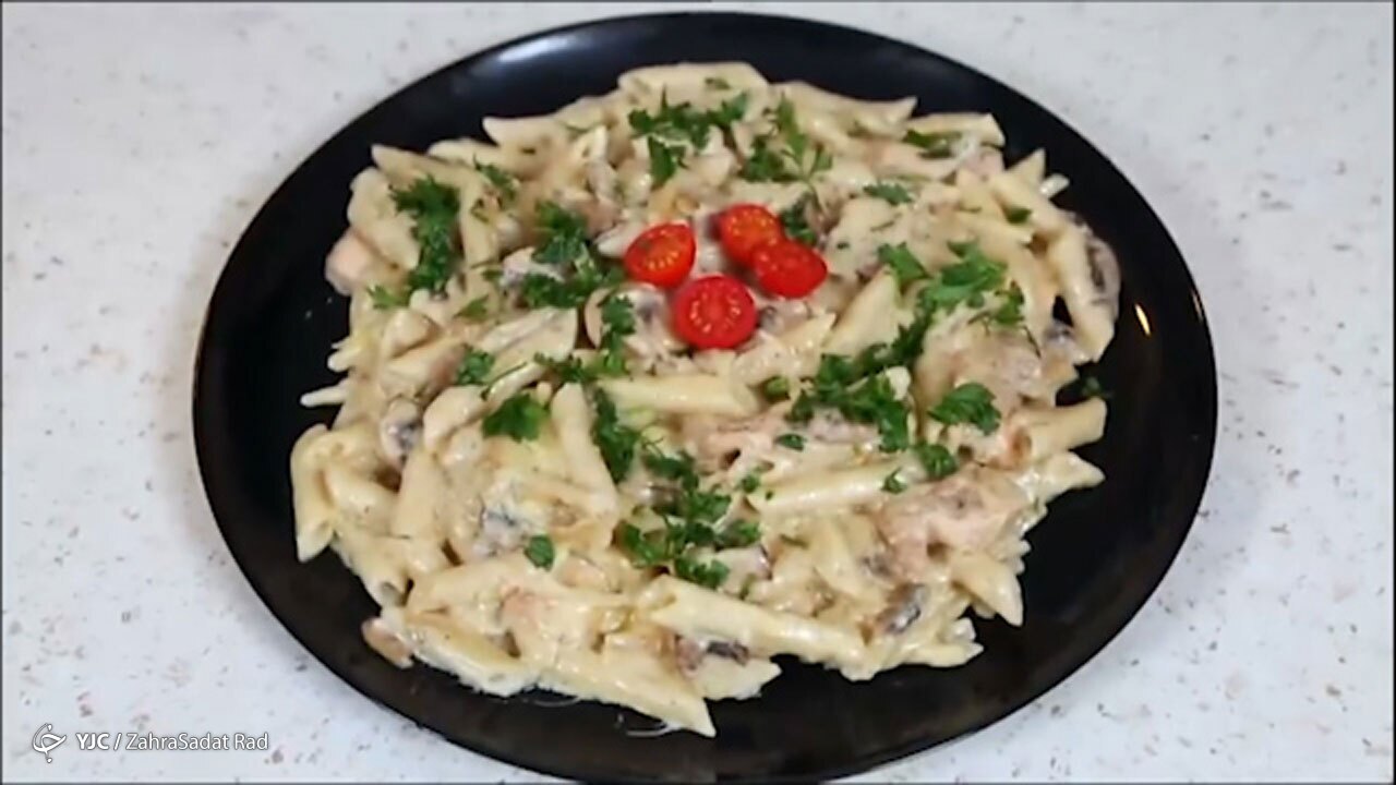 طرز تهیه پاستا خامه + فیلم