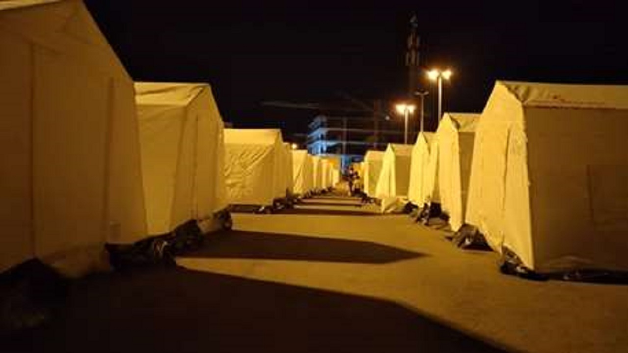 توزیع ۶ هزار چادر امدادی  و  ۴ هزار تخته پتو بین زلزله زدگان