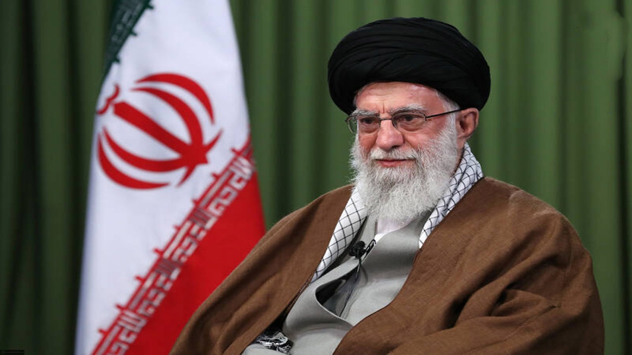 فراز‌هایی از ۱۰ تقریظ رهبر انقلاب بر آثار ادبیات دفاع مقدس