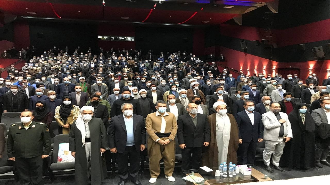آغاز مراسم تکریم و معارفه استاندار کردستان/وزیر کشور:توسعه استان های مرزی مهم ترین دغدغه دولت است