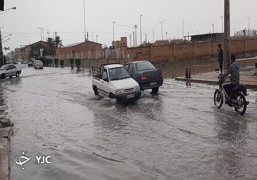 آبگرفتگی معابر هندیجان پس از بارندگی