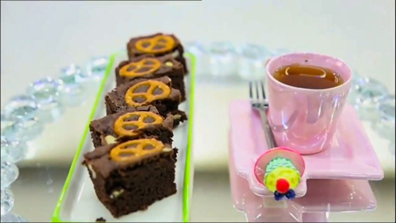 طرز تهیه براونی چوب شور و بادام + فیلم