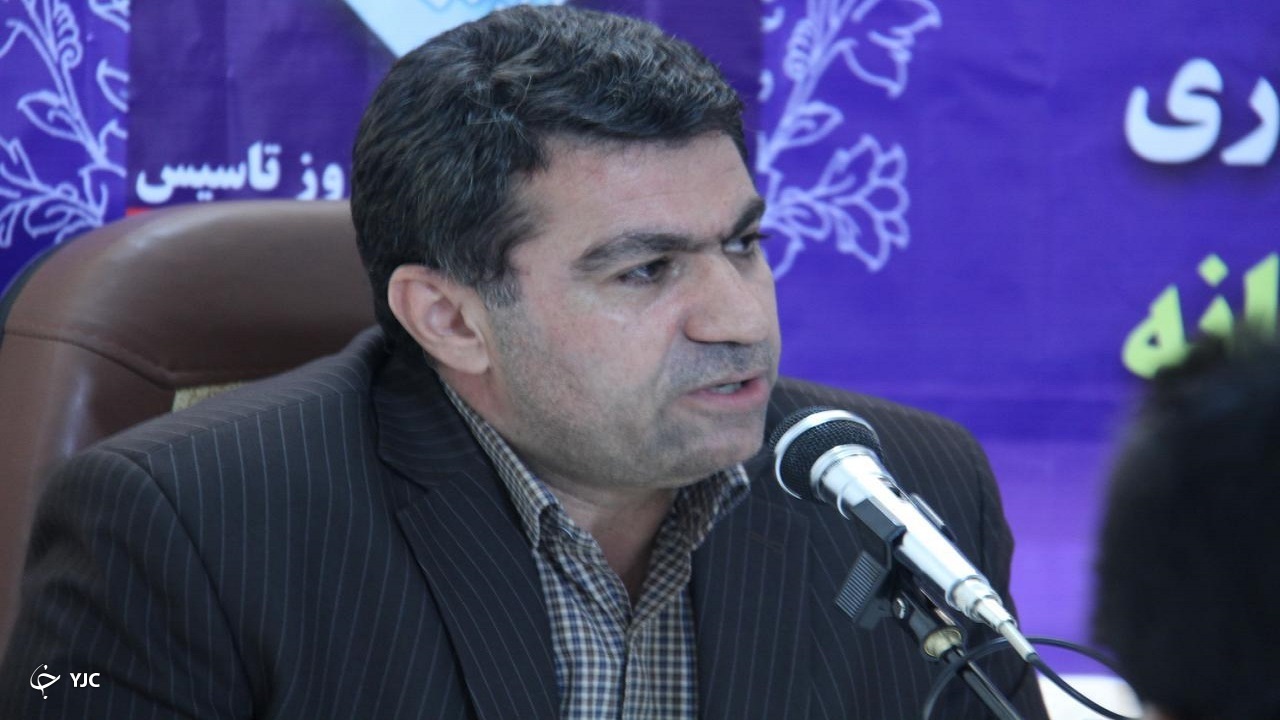 درخشش نویسنده بام ایران در آیین ملی نکوداشت اهالی ویرایش
