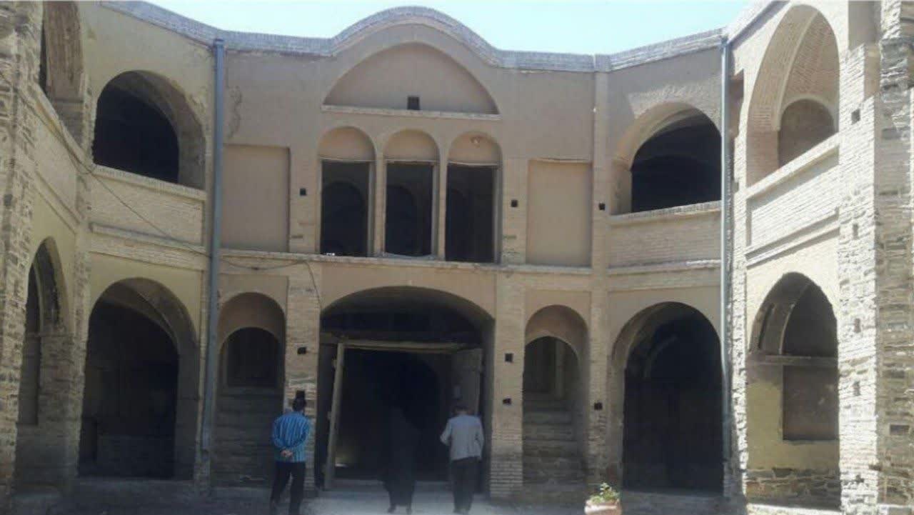 کاروانسرای شمس‌السلطنه نراق به بخش خصوصی واگذار می‌شود