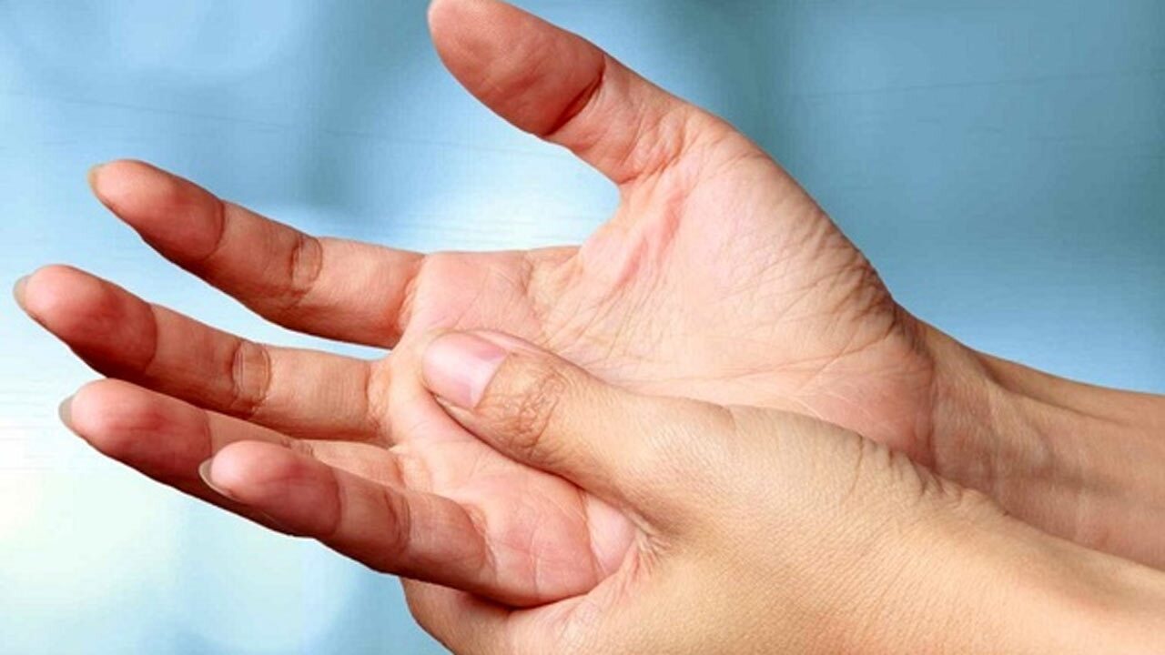 حرکات اصلاحی برای درد انگشتان دست + فیلم