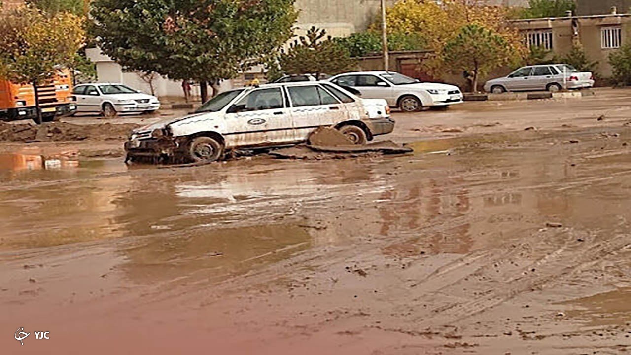 مناطق سیل زده در مهاباد بررسی و ارزیابی شد