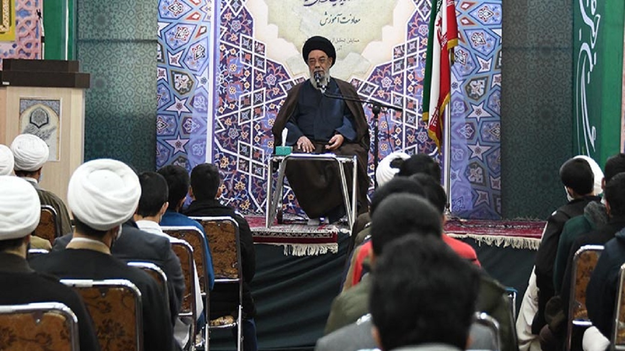 تجلیل از ممتازان آموزشی حوزه علمیه اصفهان