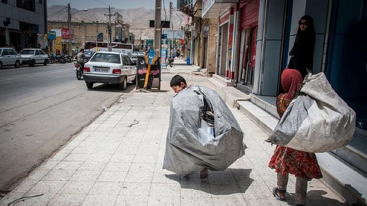 بازدید رئیس دادگستری بم از مرکز حمایت از کودکان کار