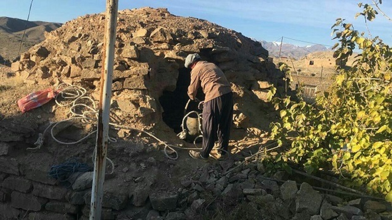 آب‌انبار تاریخی آغلک قم پاک‌سازی شد