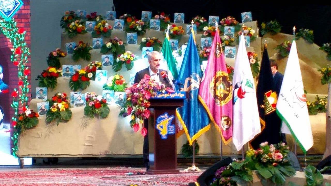 در استان ایلام ۵۷ معلم شهید داریم
