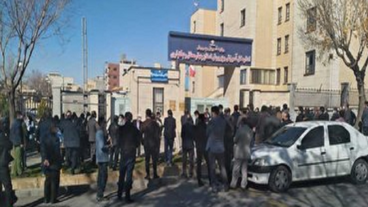 تجمع معلمان چهارمحال و بختیاری برای اجرای طرح رتبه بندی