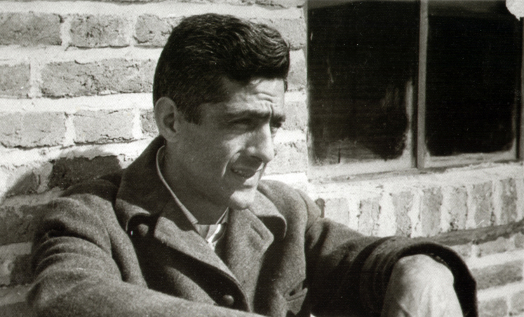 آل&zwnj;احمد؛ مردی که دشمن زیاد داشت!