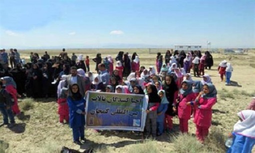 شنا در زمین خاکی همچنان ادامه دارد / تالاب بختگان ، طشک و کمیجان قربانی کشاورزی و سد سازی