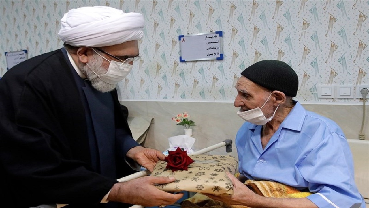 والدین شهدا، بندگان خاص الهی هستند
