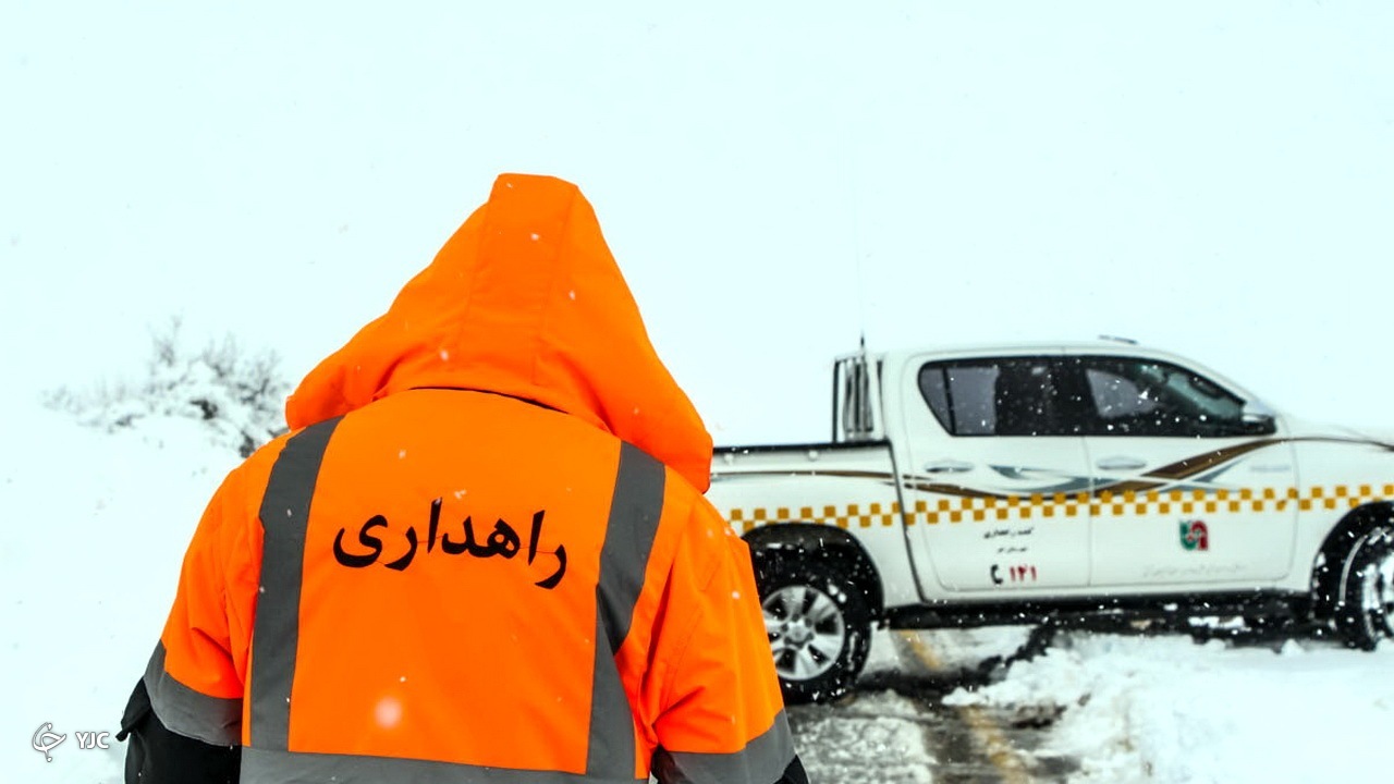 ۳۰ مسافر گرفتار کولاک در محور تکاب - ایرانخواه نجات یافتند