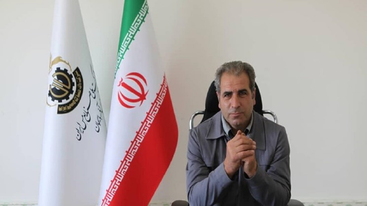 کارگران قشر قانع و متواضعی هستند