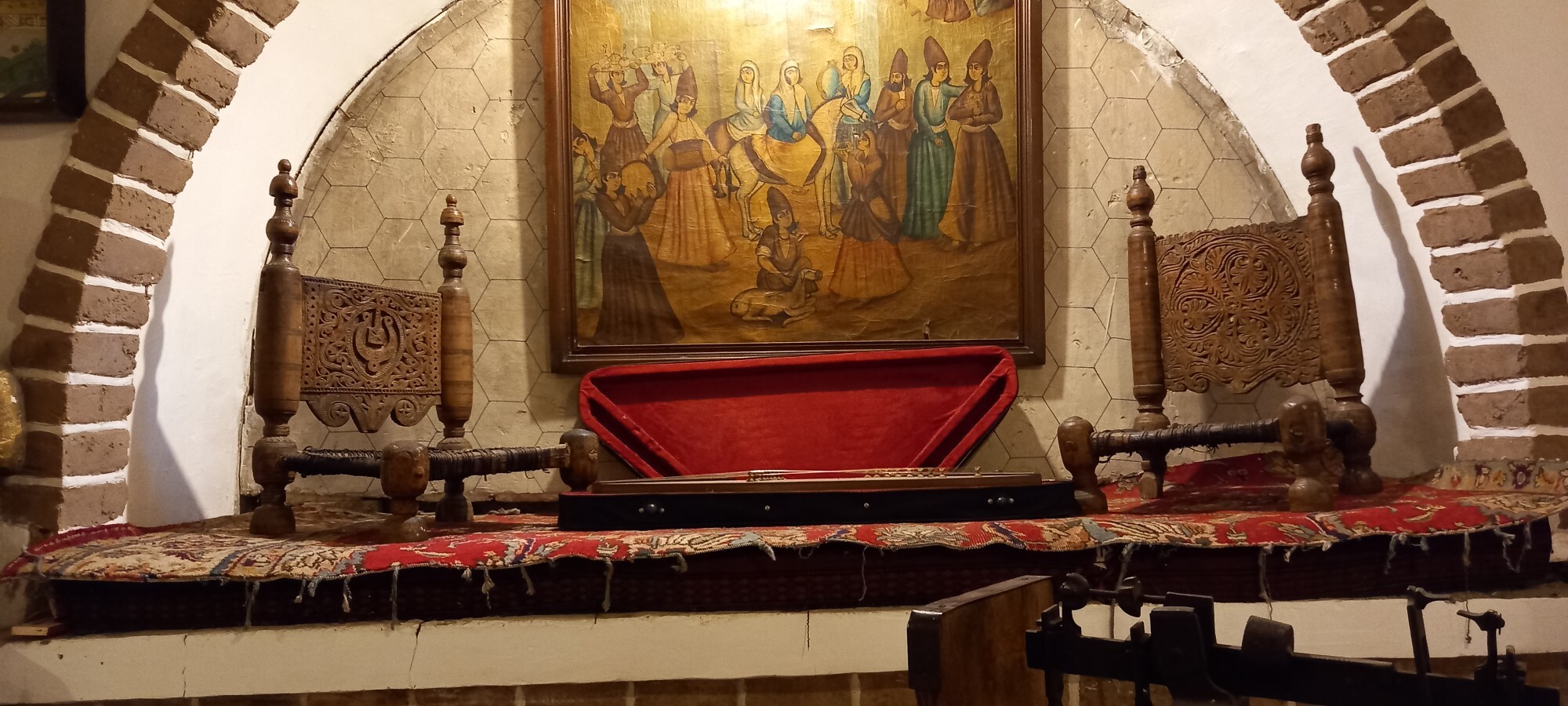 معجزه هزاردست در قاب کافه موزه هزاردستان +تصاویر