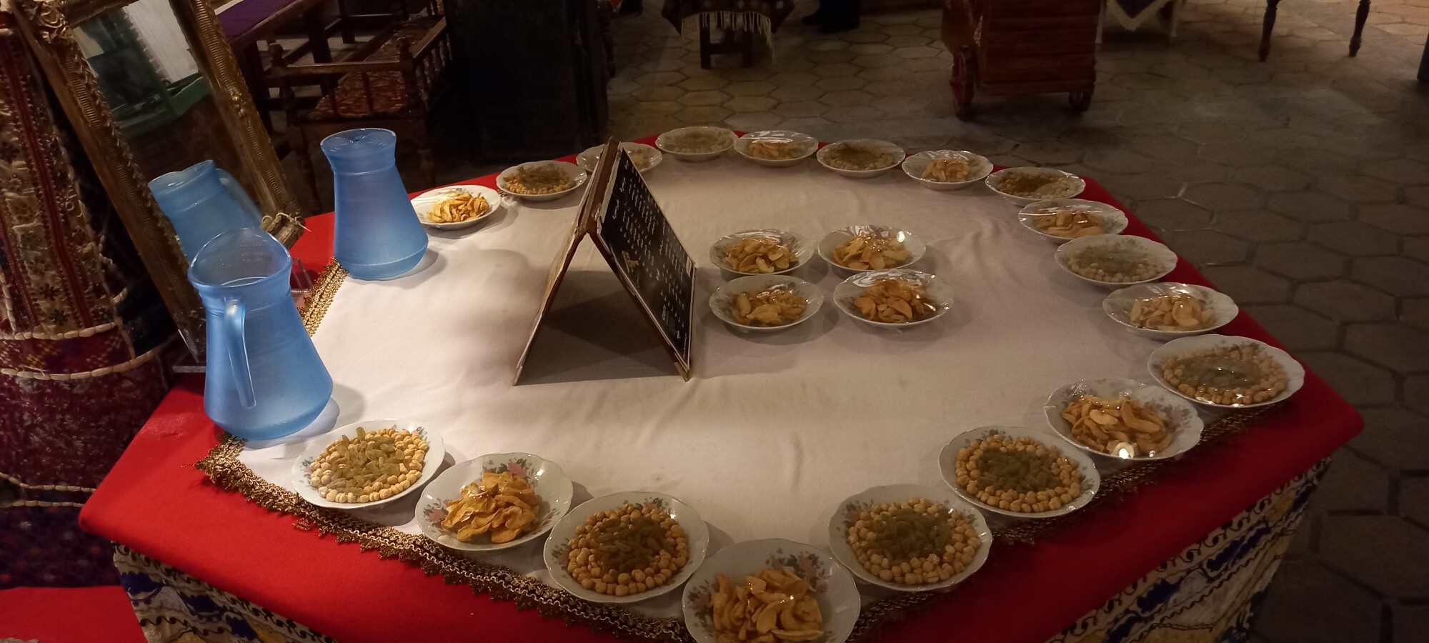 معجزه هزاردست در قاب کافه موزه هزاردستان +تصاویر