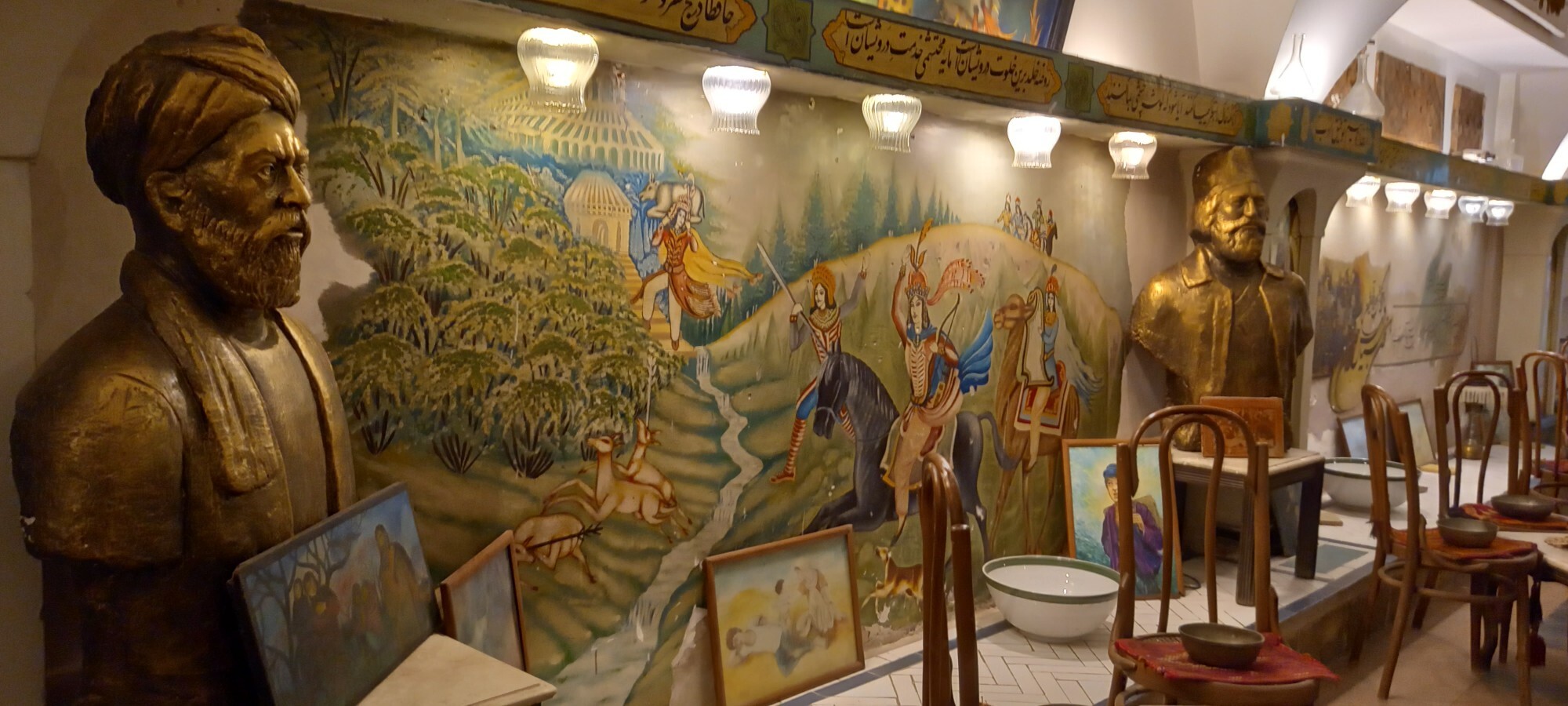 معجزه هزاردست در قاب کافه موزه هزاردستان +تصاویر