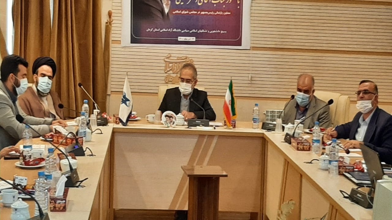نخبگان پای کار این دولت هستند