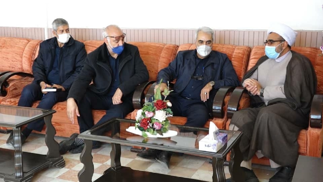 فولاد صنایع تبدیلی را برای ایجاد شغل جدی بگیرد