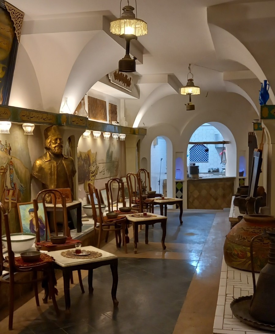 معجزه هزاردست در قاب کافه موزه هزاردستان +تصاویر