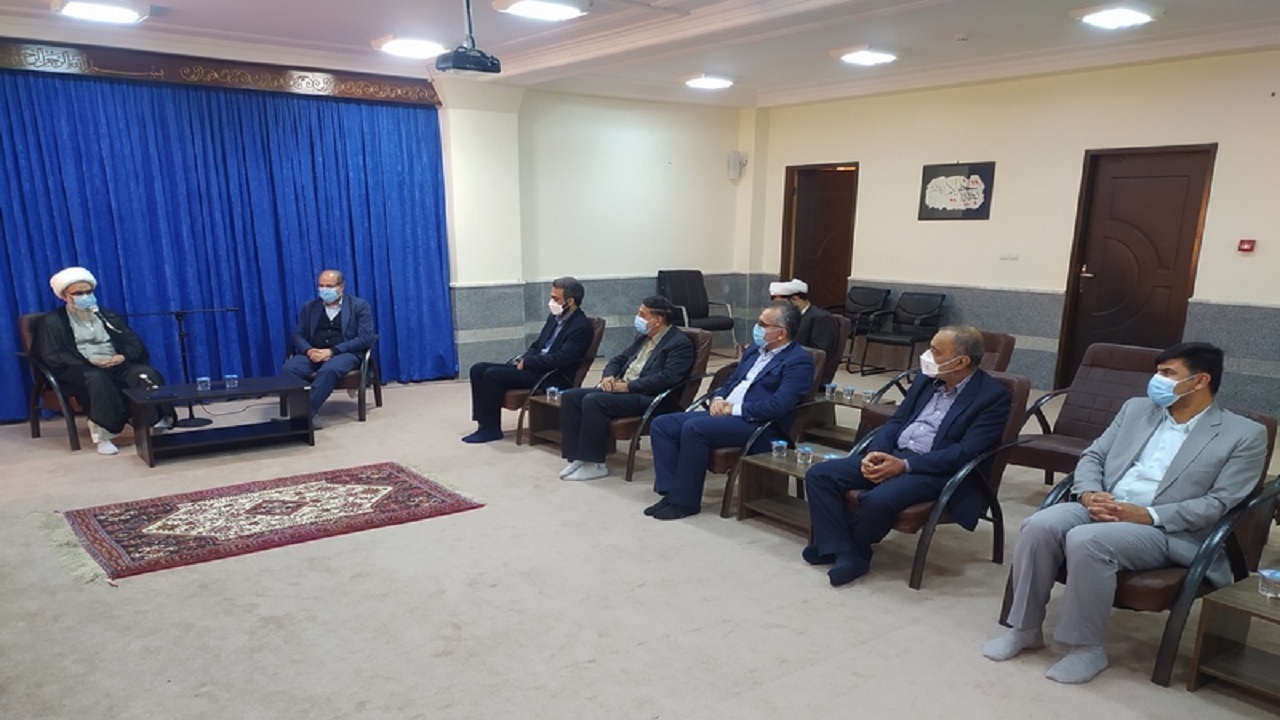 دانشگاه آزاد در بوشهر شهرک داروسازی دریایی بسازد