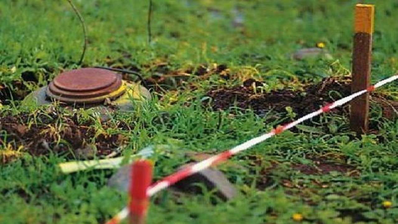 تحویل نقشه زمین‌های مین گذاری شده به جمهوری آذربایجان