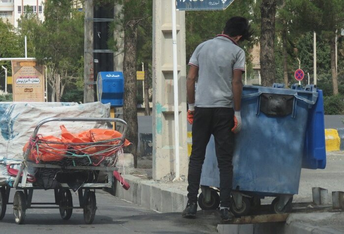 تعداد زباله گردان در بیرجند روز به روز افزایش می یابد