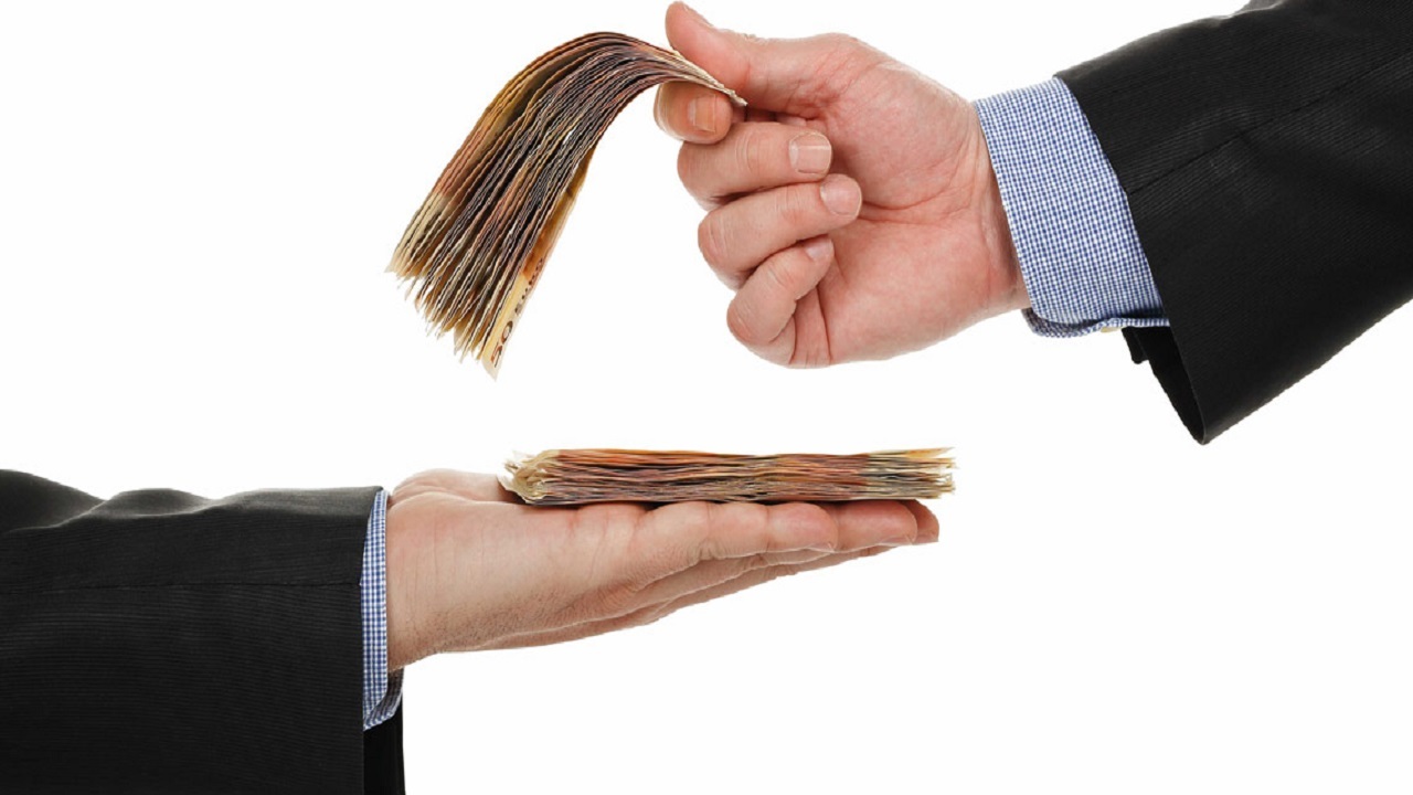 سیستم حقوق و دستمزد کشور امتیازی است