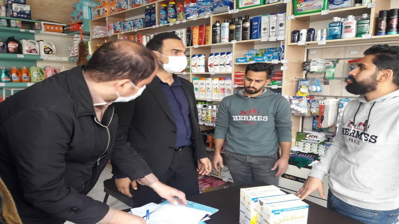 نظارت بر فعالیت مراکز قطعه بندی و بسته بندی گوشت مرغ توسط گشت مشترک تعزیرات قم