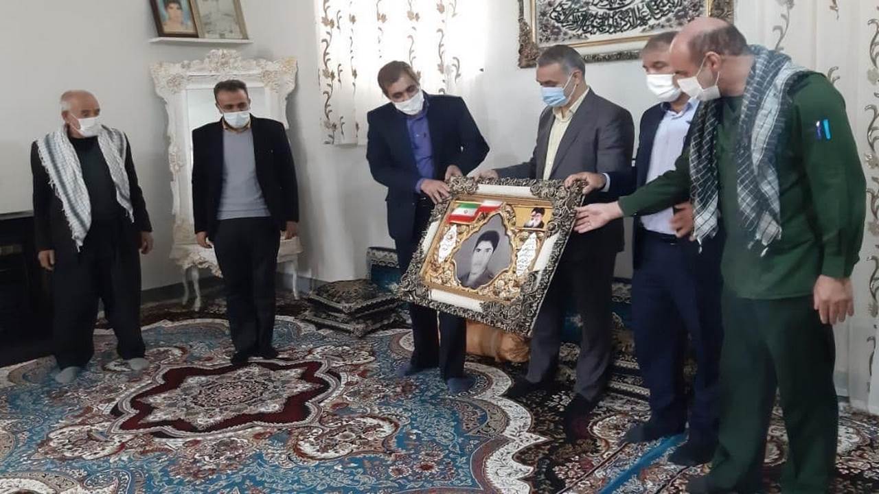 نهادینه شدن تفکر و فرهنگ بسیجی با پاسداشت خانواده‌های شهداء