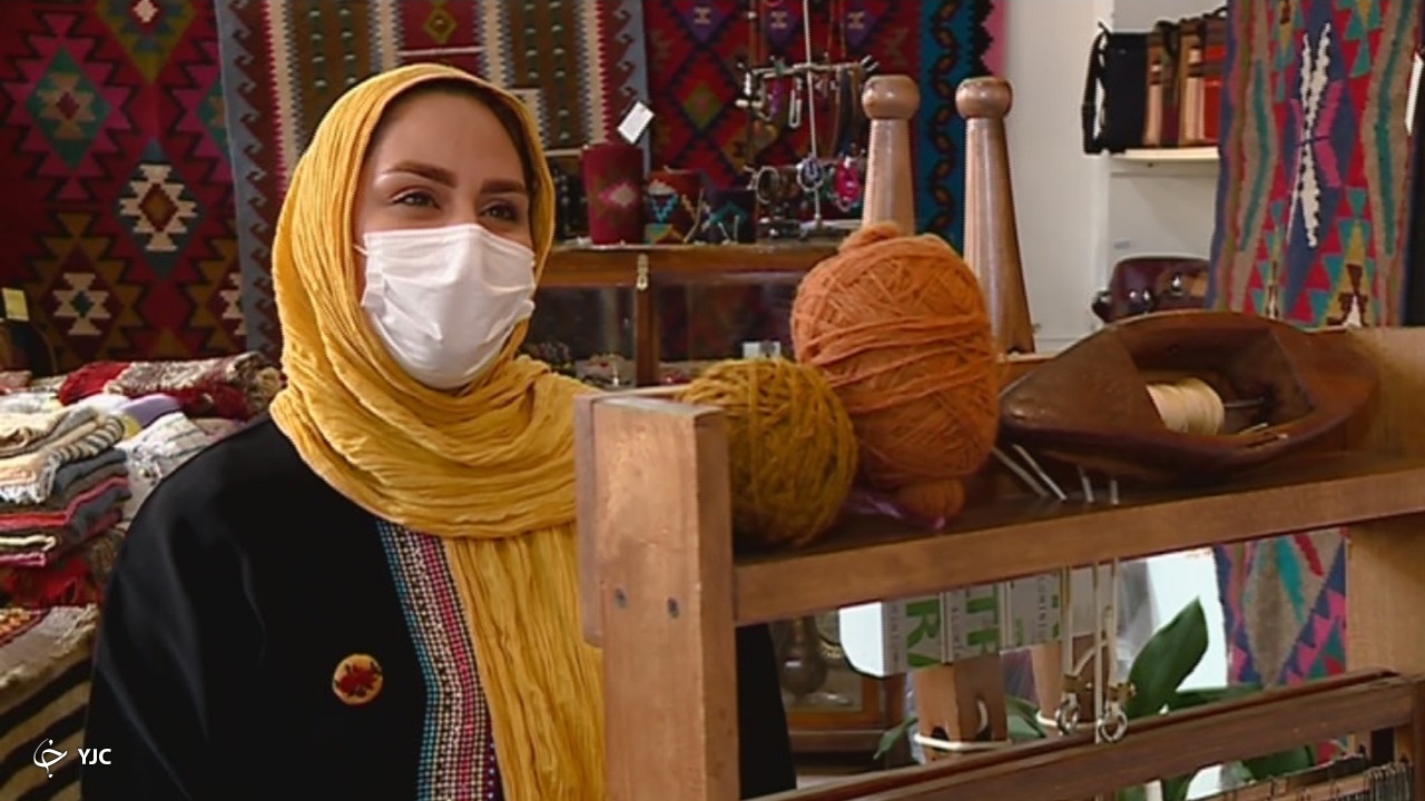 کارآفرینی بانوی اراکی با احیای هنر صنعت کهن ایرانی