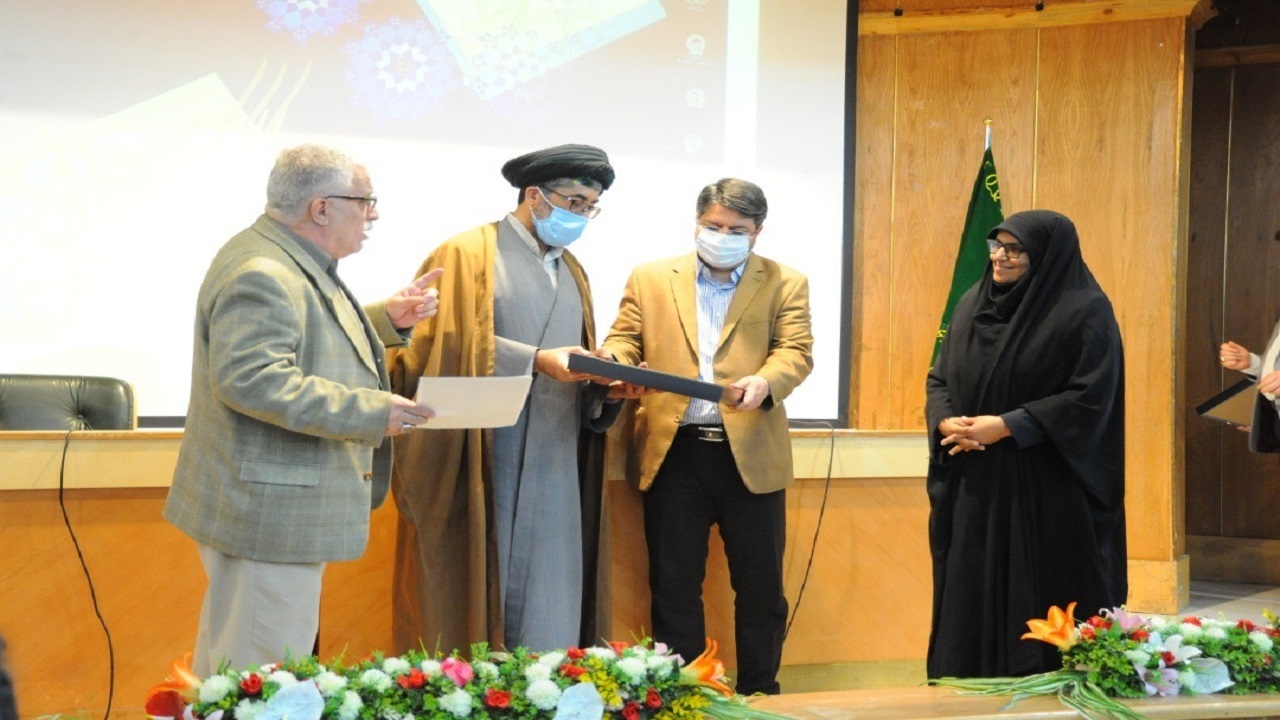 کرمان رتبه برتر کانون‌های تخصصی کتاب خوانی رضوی را کسب کرد