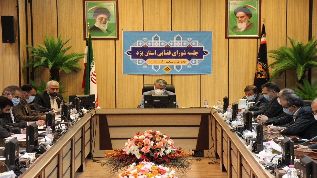 فضای افسار گسیخته مجازی باید کنترل شود