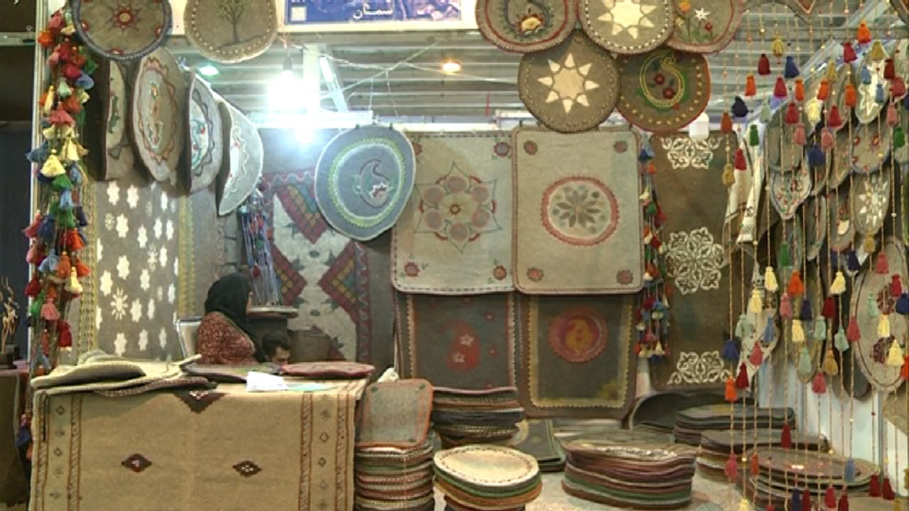 برگزاری نمایشگاه تولیدات صنایع دستی و مواد غذایی در میدان ابوذر