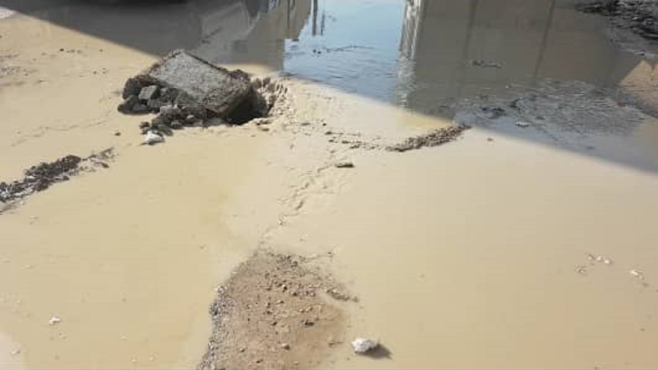 شکستگی لوله خیابان ۴۰ متری خرمشهر را غرق آب کرد+فیلم