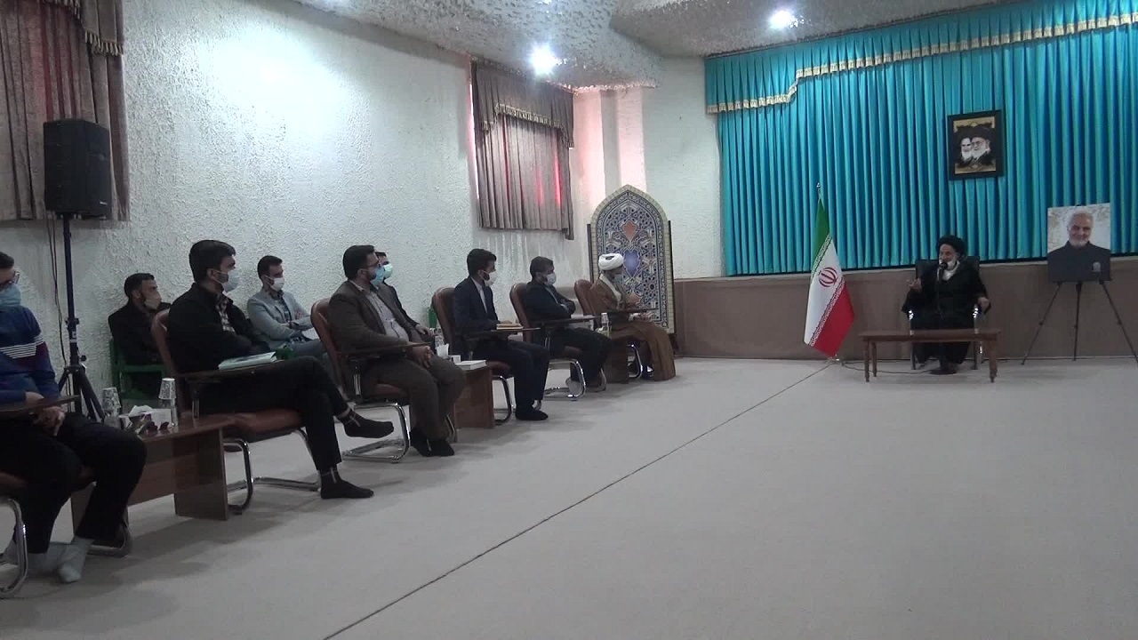 ایستادگی دانشجویان در مقابل استکبار مقدمه پیروزی انقلاب شد