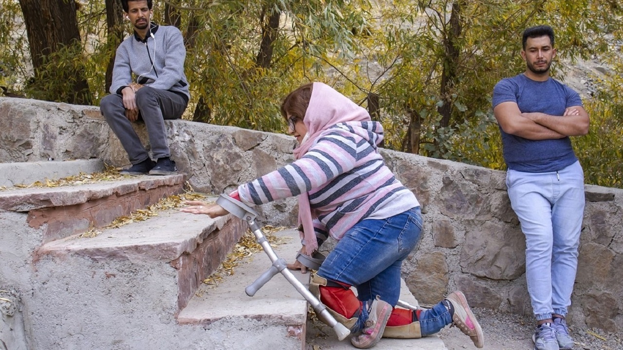 مسئولان در اتخاذ تصمیمات برای معلولان خود را جای آن‌ها بگذارند