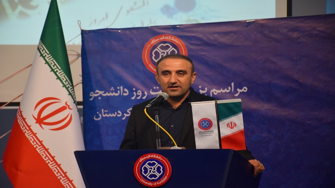 جنبش دانشجویی باید مطالبات مردم را پیگیری کند